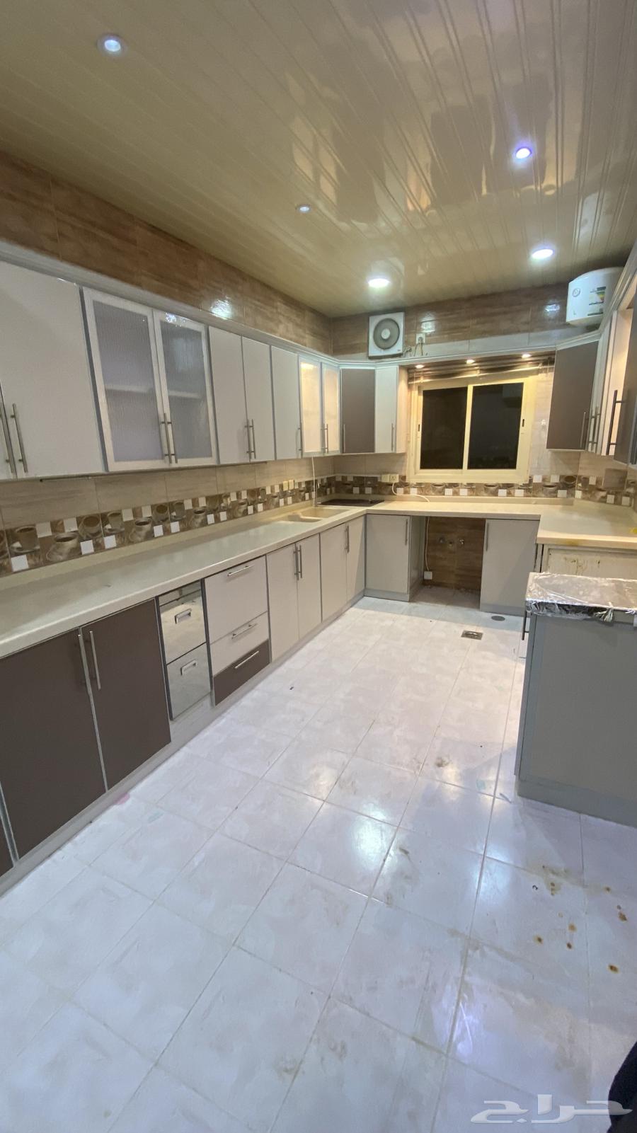 فرصه للبيع دولاب مطبخ شبه جديد64596340859777111