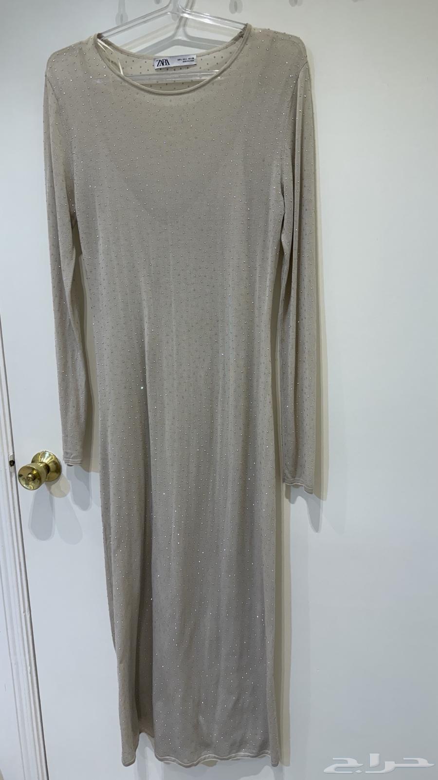 فستان لون بيج من زارا مقاس لارج  فستان أحمر المقاس لارج64593863874434112