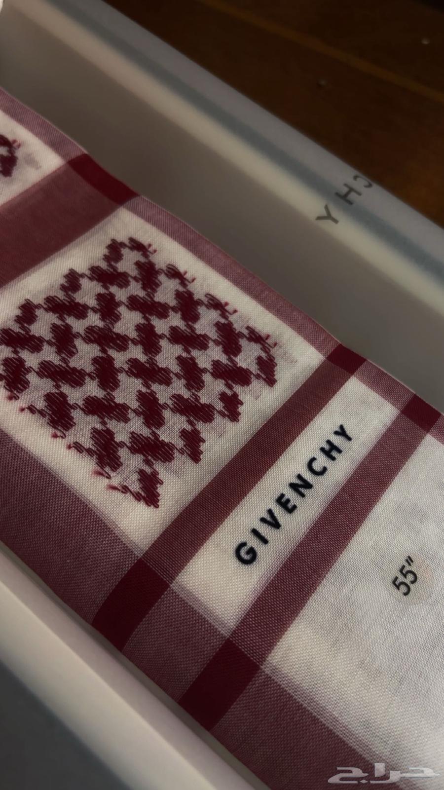 شماغ Givenchy أصلي غير مستعمل64592238072323110