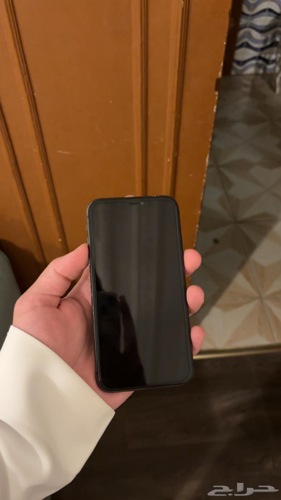 iPhone 1164588843665026111