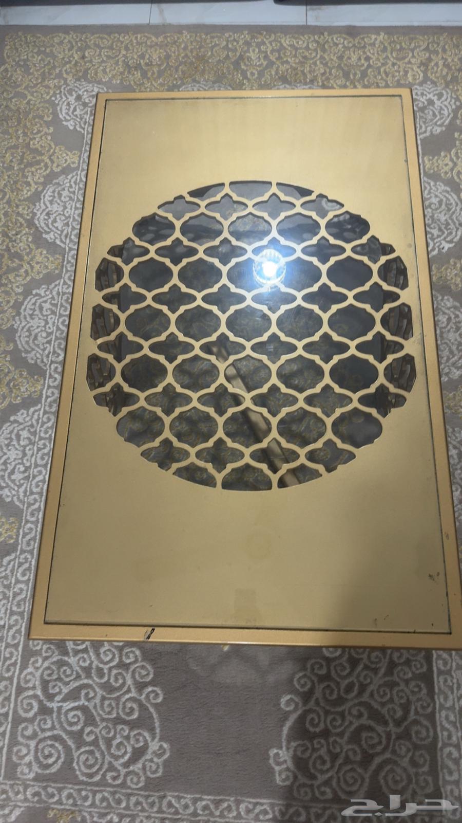 I have 4 armrests 12 with their mattresses and covers, two of them, and a living room table64589841955073113