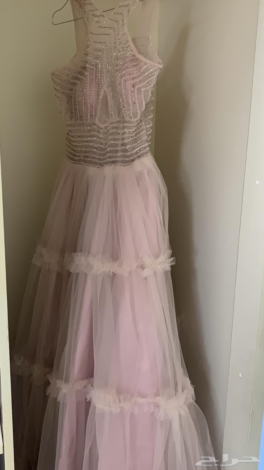 فستان تم لبسه2 قيمة الشراء 670 قيمة البيع 500 وقابل للتفاوض64592938687233111