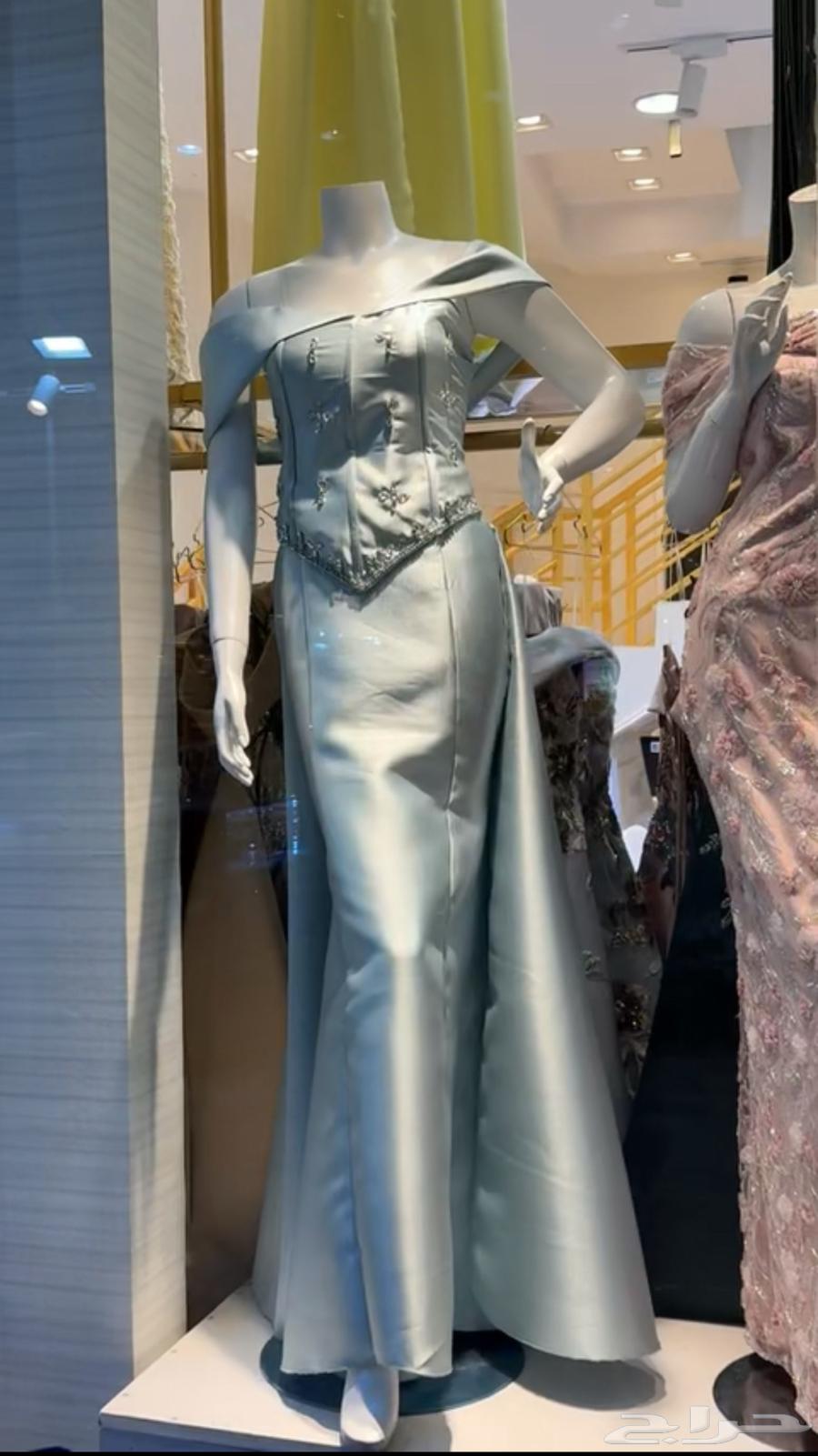 فستان مستعمل للبيع64594134466690110