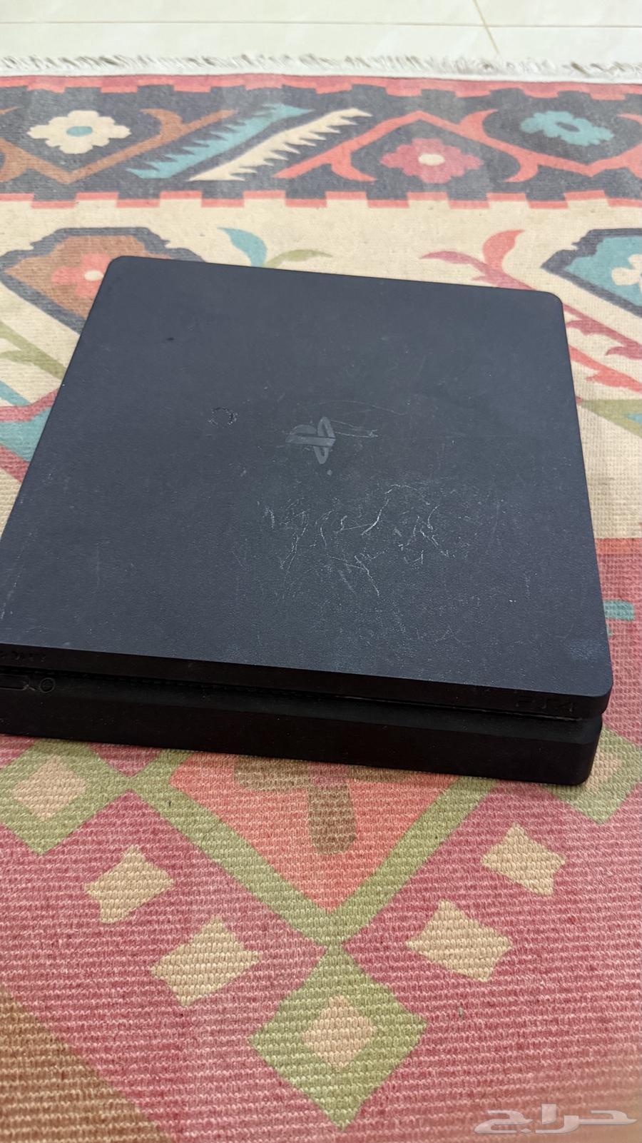 سوني 4 مع يد مستخدم64593974395267114