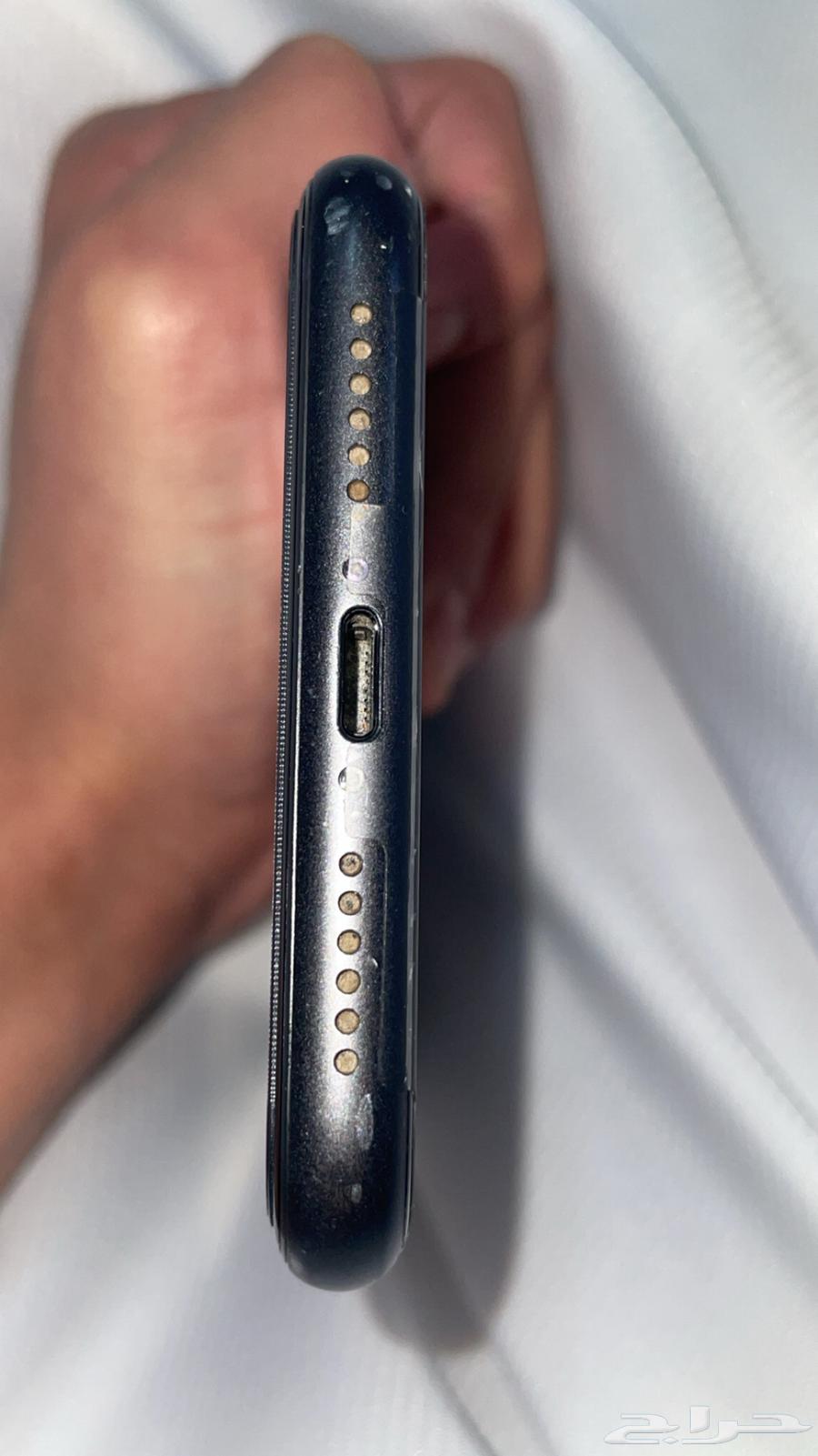 Regular iPhone 11 in good condition64595574638466112