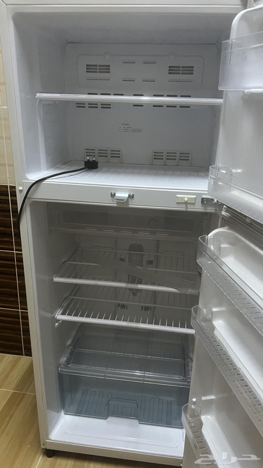 ثلاجه وفرن وطاوله64595205832321113