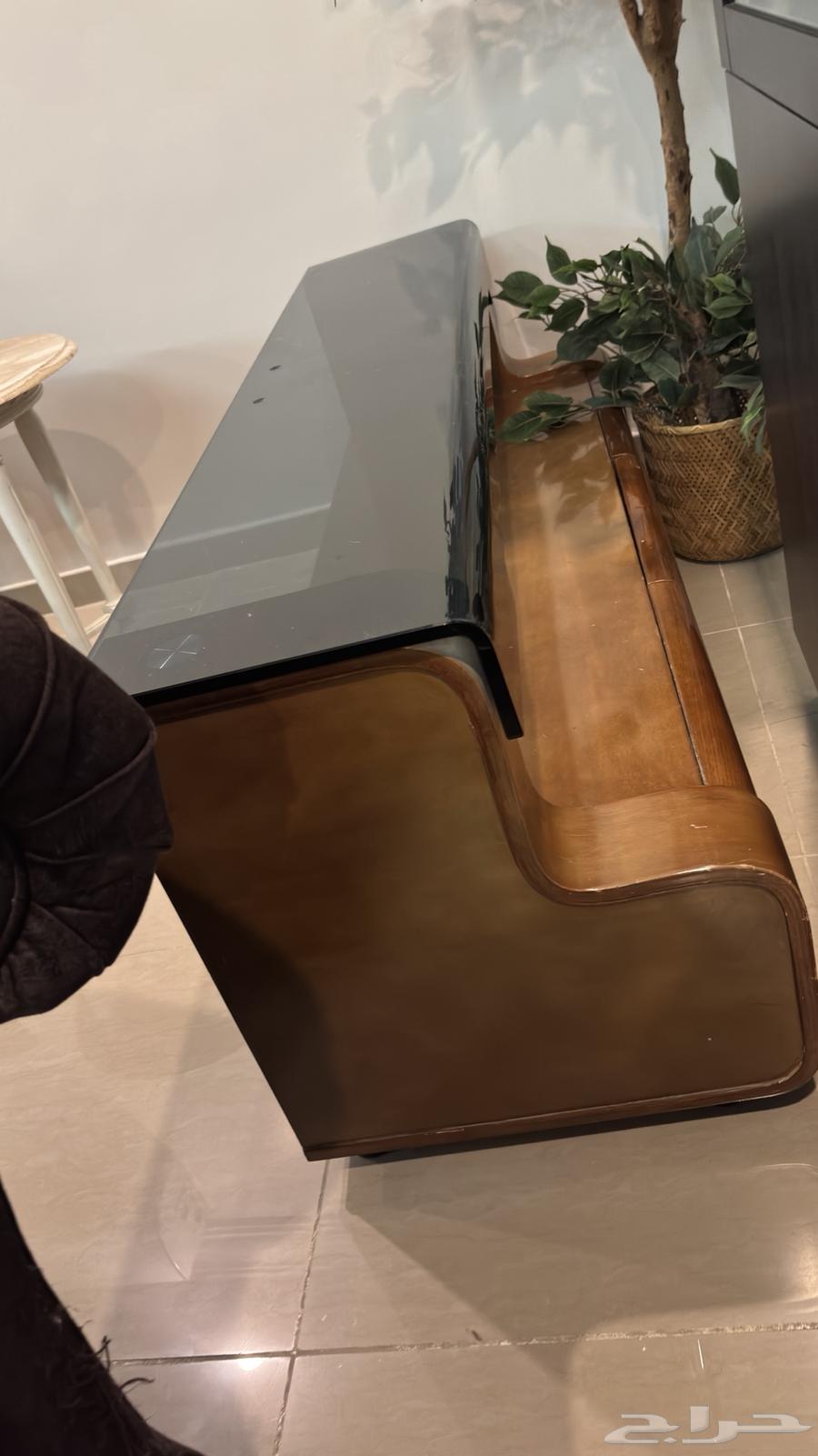 طاولة تلفزيون او سوني للبيع64501921628674111