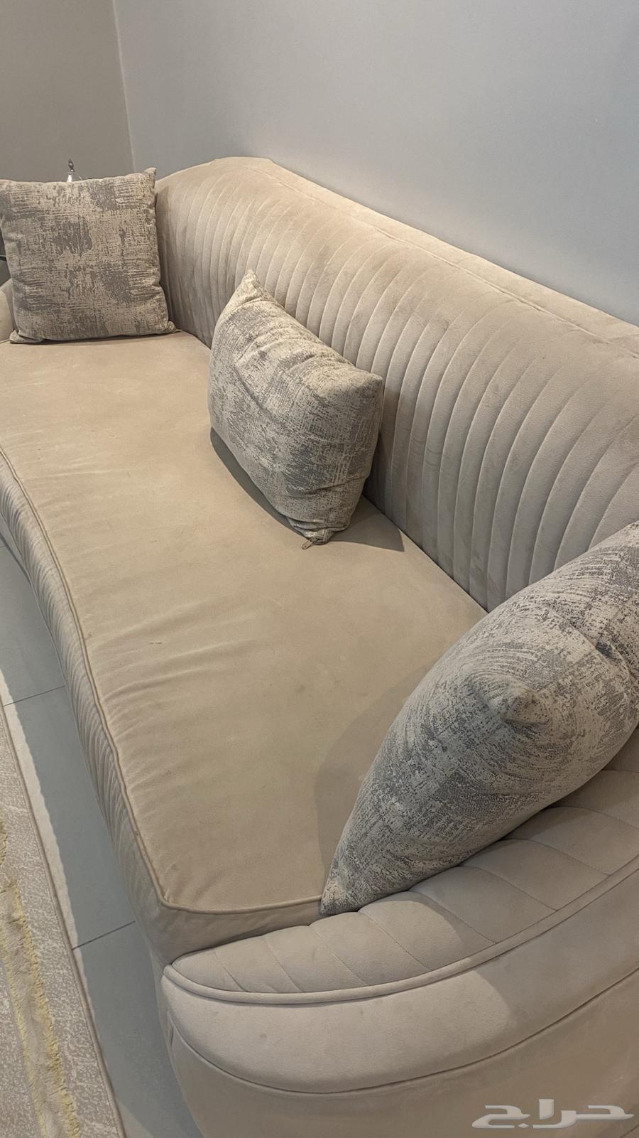 كنب64594405740674111