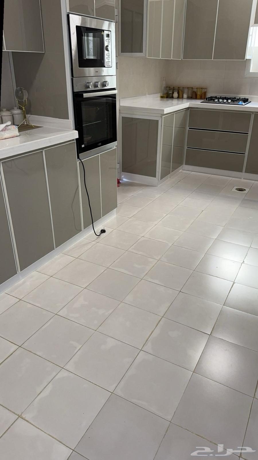 Kitchen for sale, used for 8 months, new, sold without appliances64589715313538110