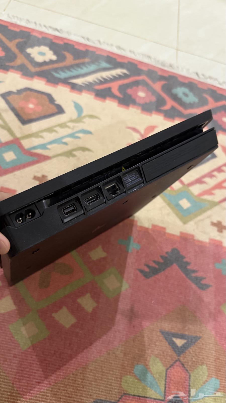 سوني 4 مع يد مستخدم64593974395267110