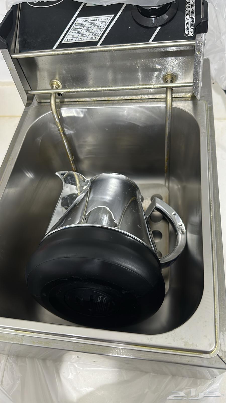 Deep fryer, size as shown in the picture, used for one and a half months, selling for 130 SAR64592250121091112