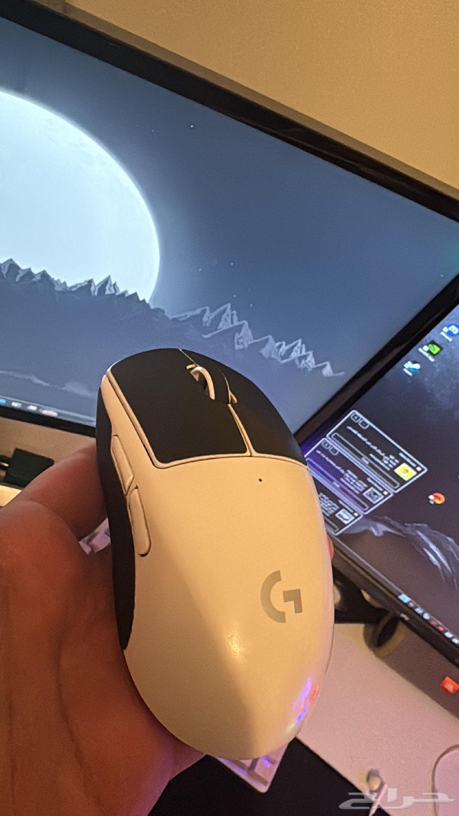 ماوس Logitech super light. وكيبورد glorious64593179556611111