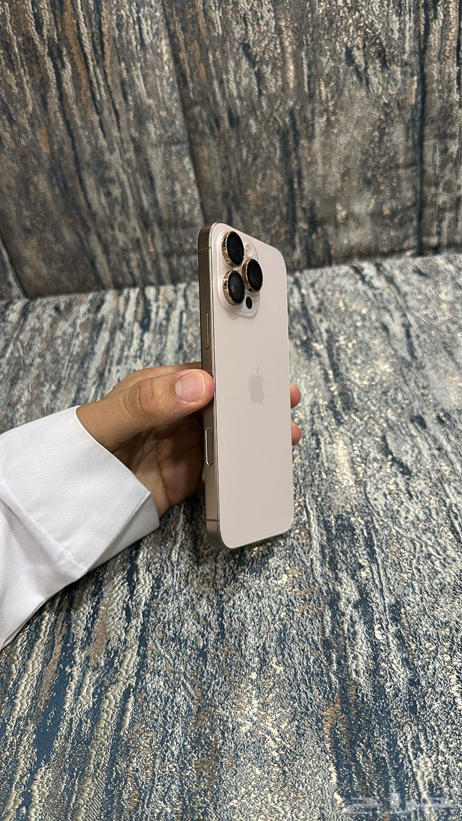 جوال ايفون 16برو ماكس سعة التخزين 25664592637041921112