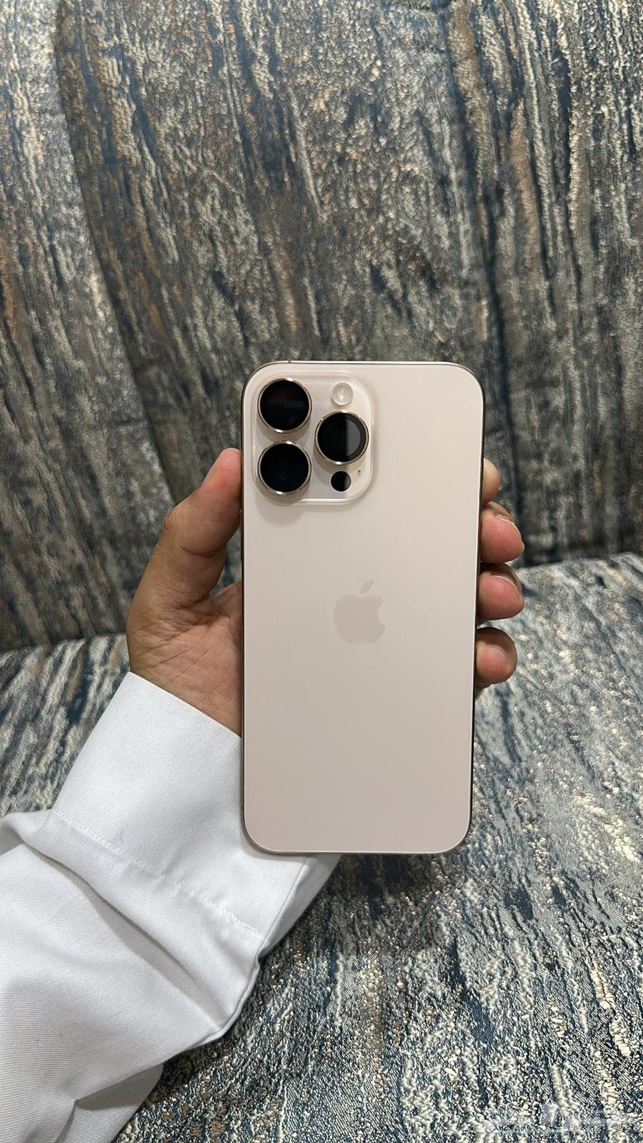 جوال ايفون 16برو ماكس سعة التخزين 25664592637041921110