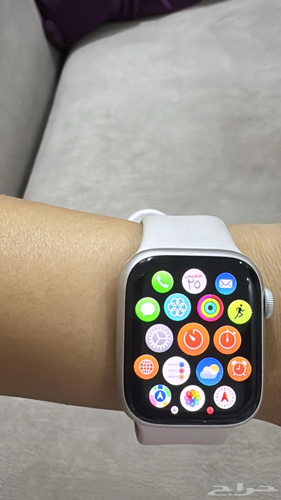 ساعة ابل الاصليه64594100110979111