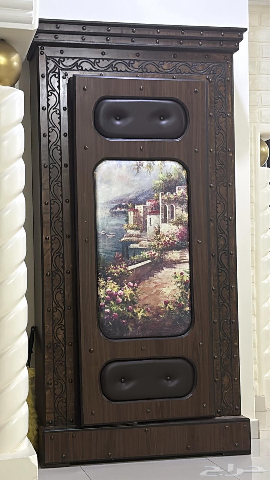 للبيع دولاب عبايات64589141598722110