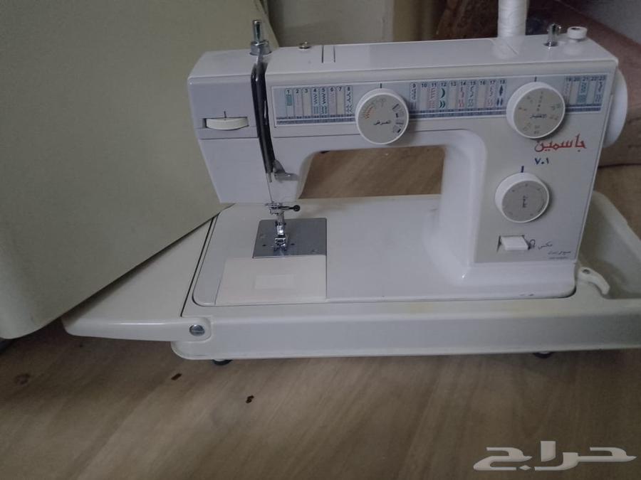 مكينه خياطه و تطريز ايضا نظيفه مثل الجديده64591153776643110