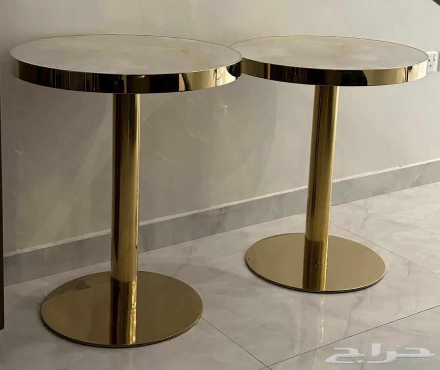 Corner table64589829653635110