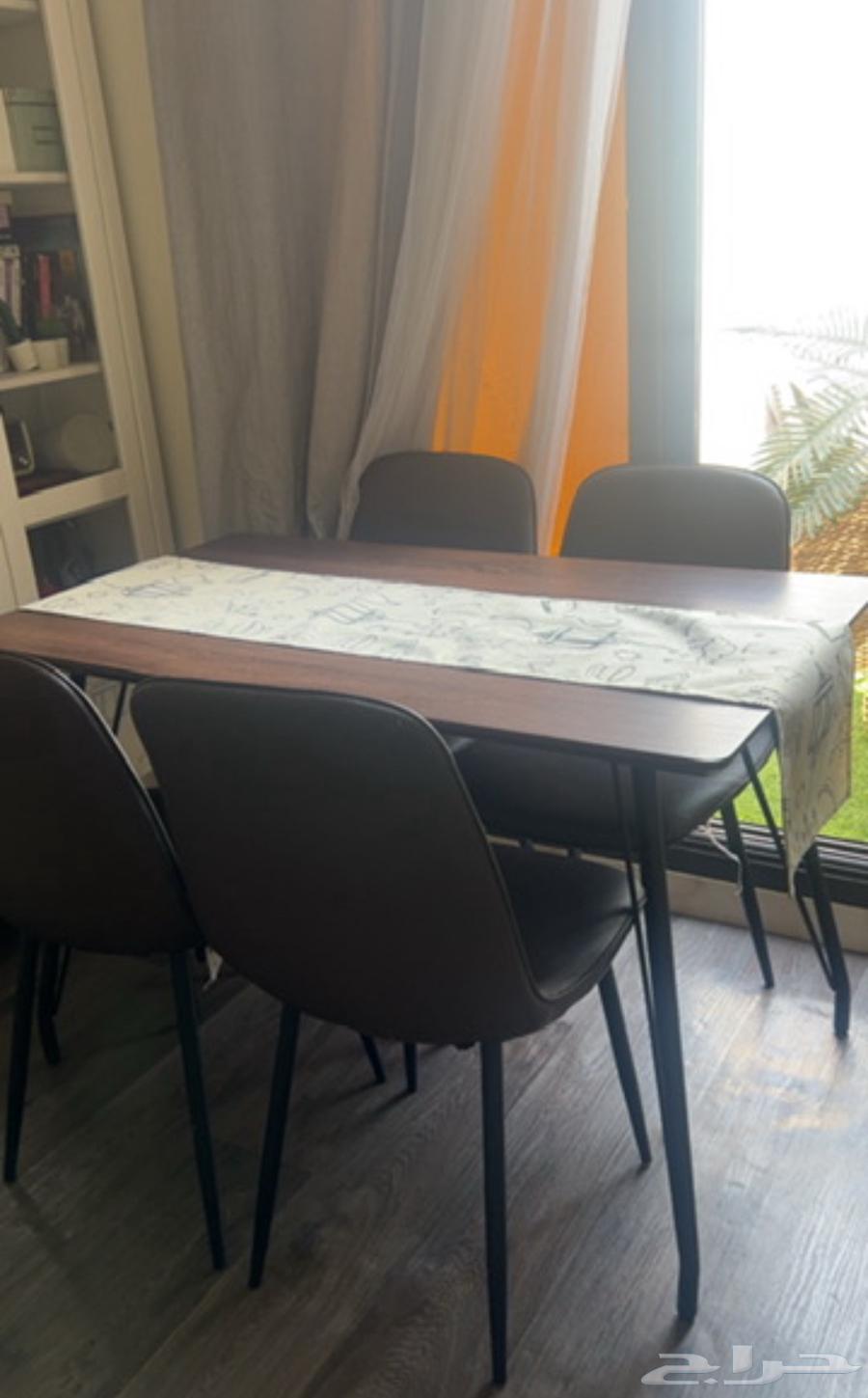 طاولة طعام جلد 4 كراسي64593753717377111