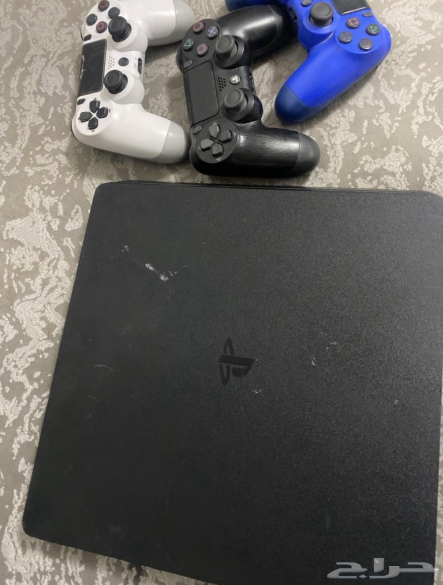 Sony 4 Sale with all accessories with three controllers and six tapes64590898596993110