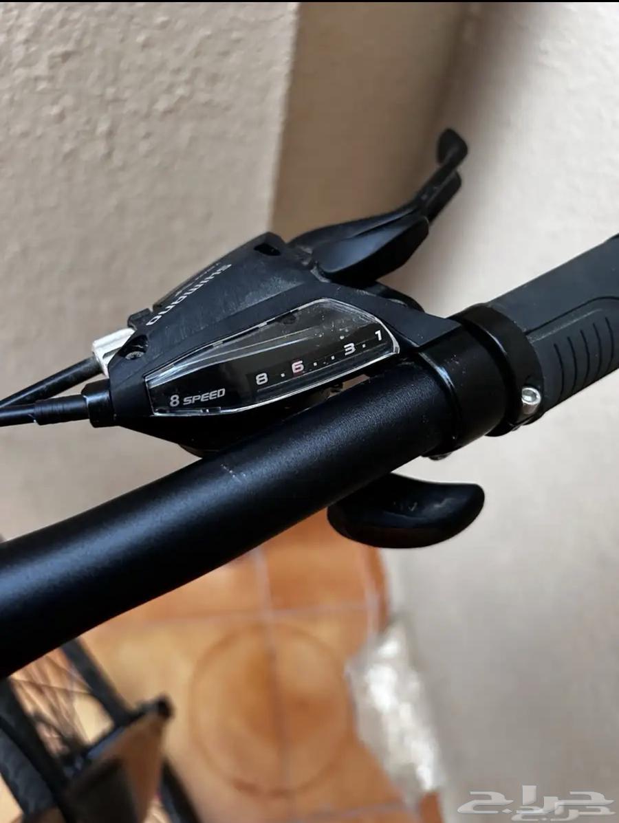 Very clean, new bike with little use64591238172930113