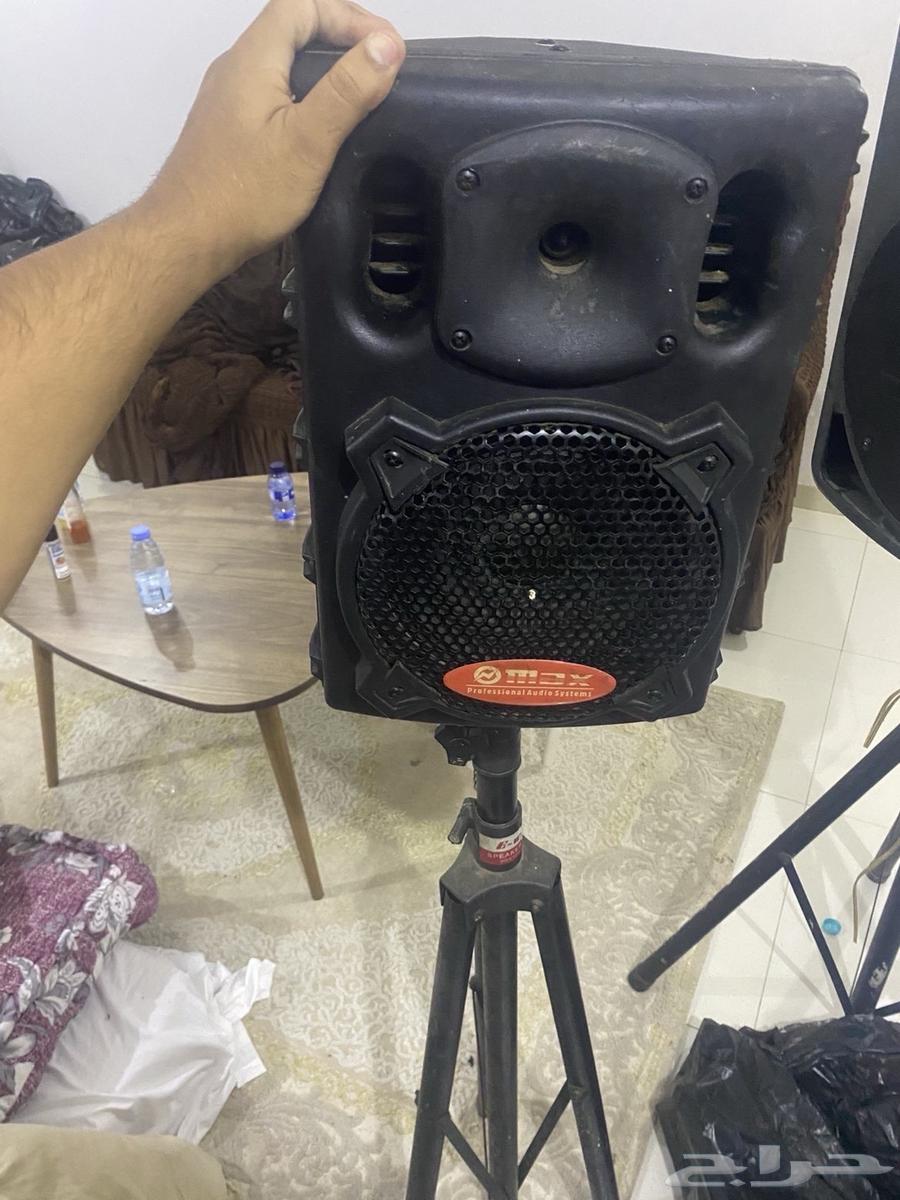 المكسر والسماعات كلها للبيع64592564833538111