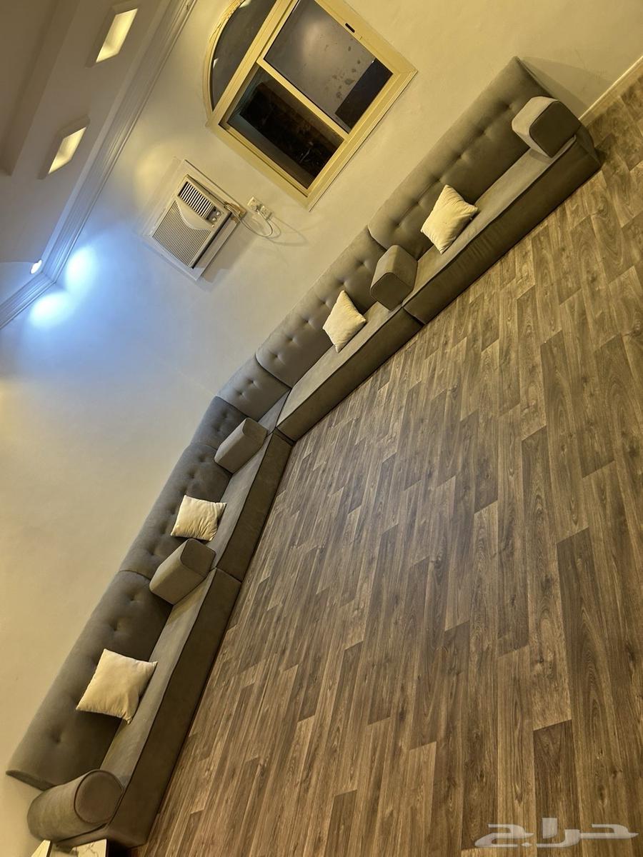 طقم جلوس للبيع طالب فيه 1800ريال وسرير نفر بي 300ريال64596538560643112