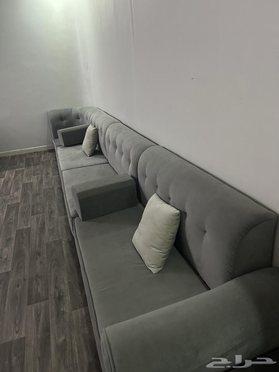طقم جلوس للبيع طالب فيه 1800ريال وسرير نفر بي 300ريال64596538560643111