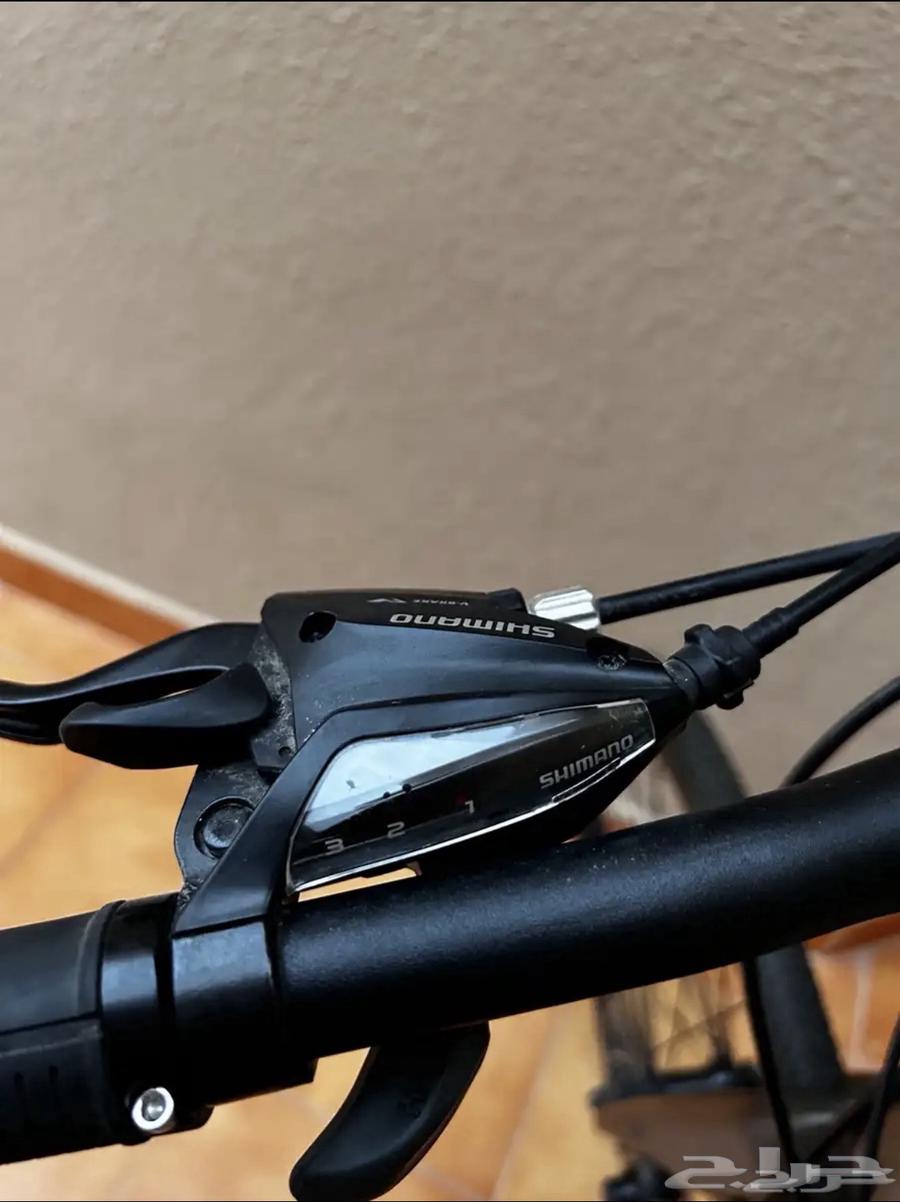 Very clean, new bike with little use64591238172930112