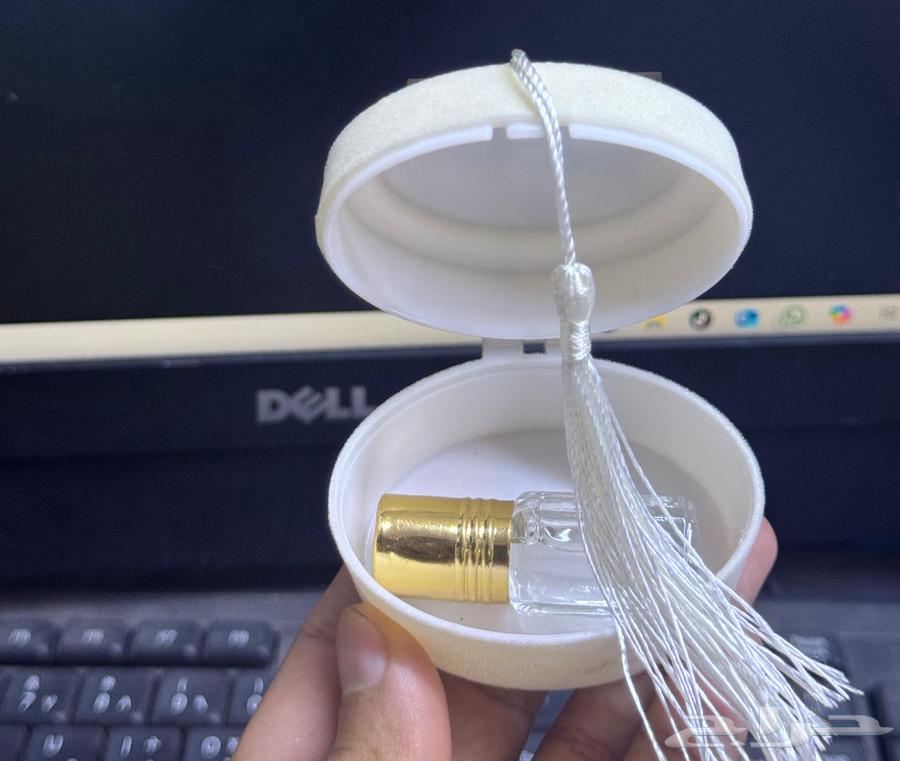 توزيعات وهدايا يوم المعلم64593350094210112