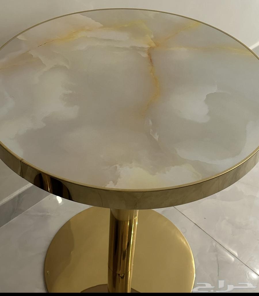 Corner table64589829653635111