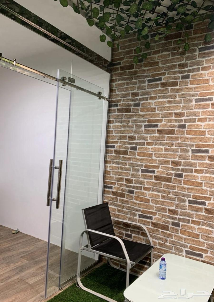 واجهة زجاج سكريت مع بابين سحاب شبة جديد64589475823234112