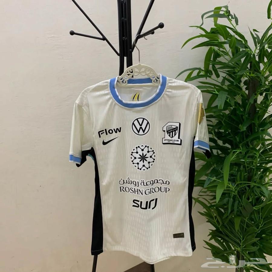 السلام عليكم تيشيرت الاتحاد 2025 الابيض السعر 100 باقي فالك64593851512706110