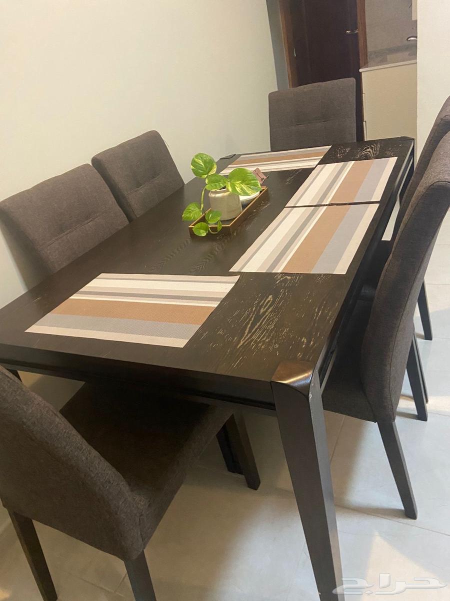 Dining table64588408611587110