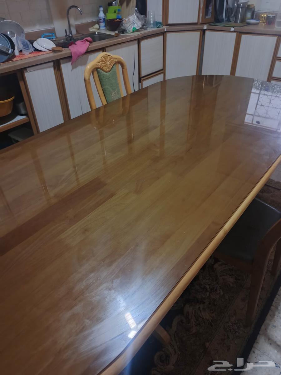 طاوله عائليه مع 8 كراسي بيع مستعجل64592480812291111