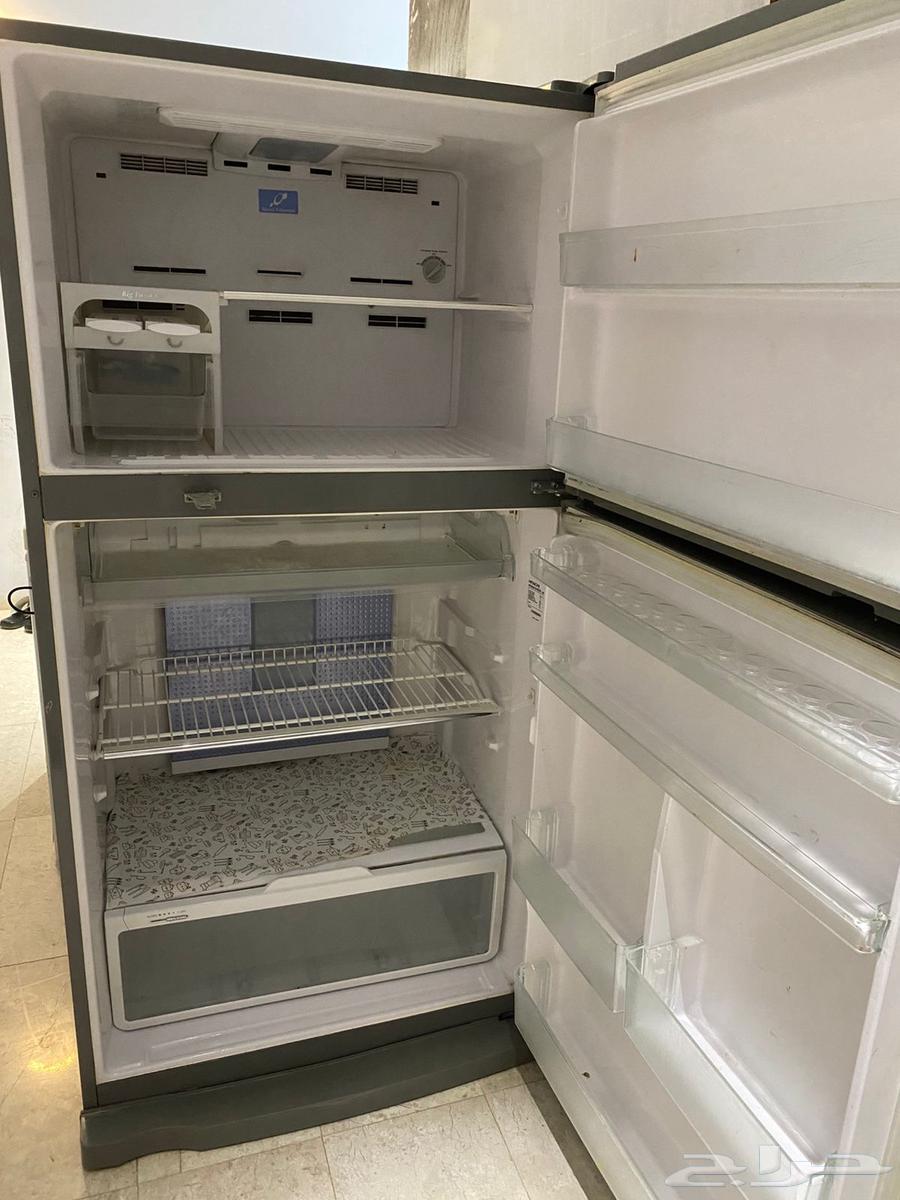 يوجد ثلاجة هيتاشي وفريزر ارضي للبيع السعر 100064591286520834111