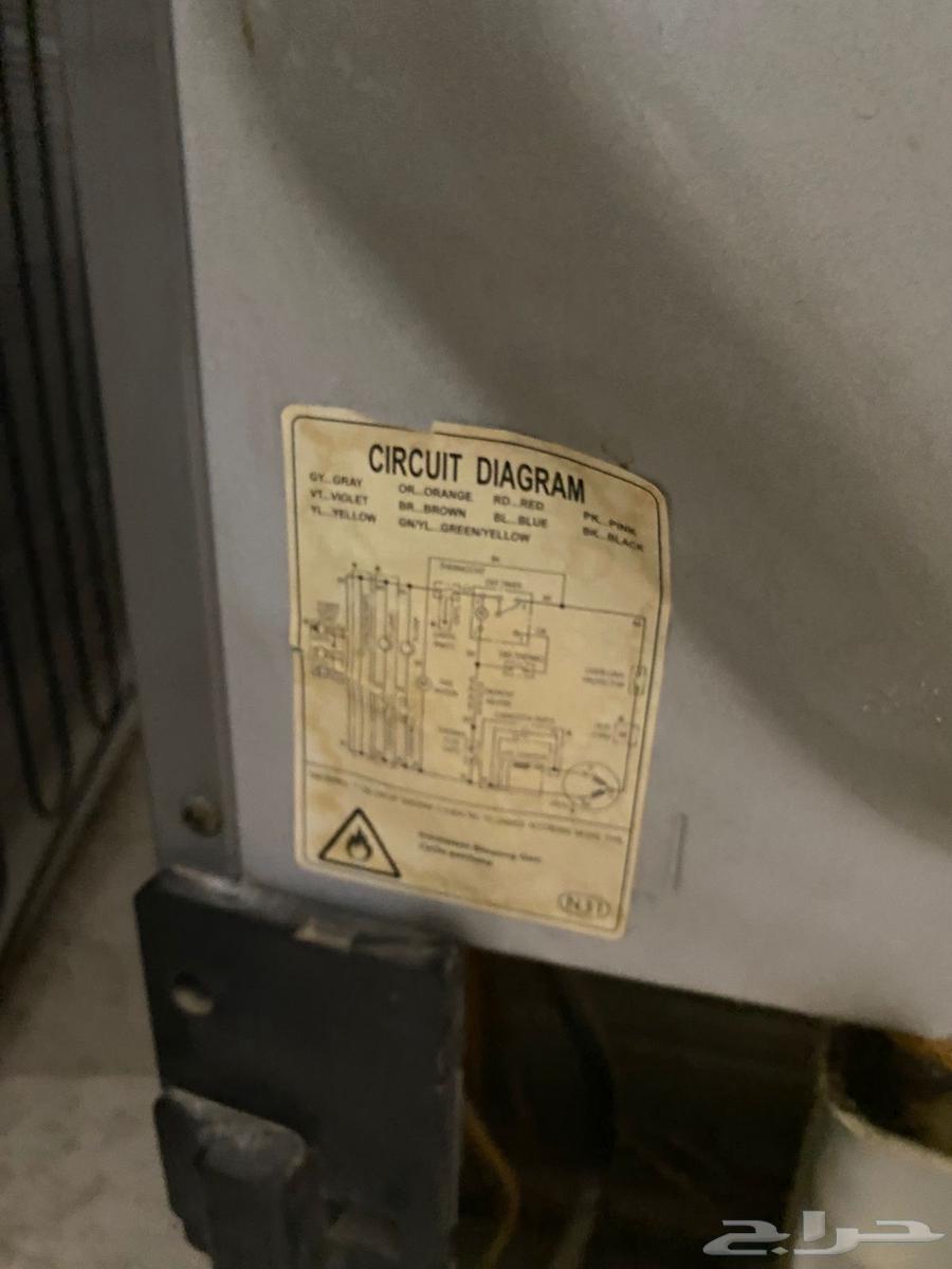 يوجد ثلاجة هيتاشي وفريزر ارضي للبيع السعر 100064591286520834114