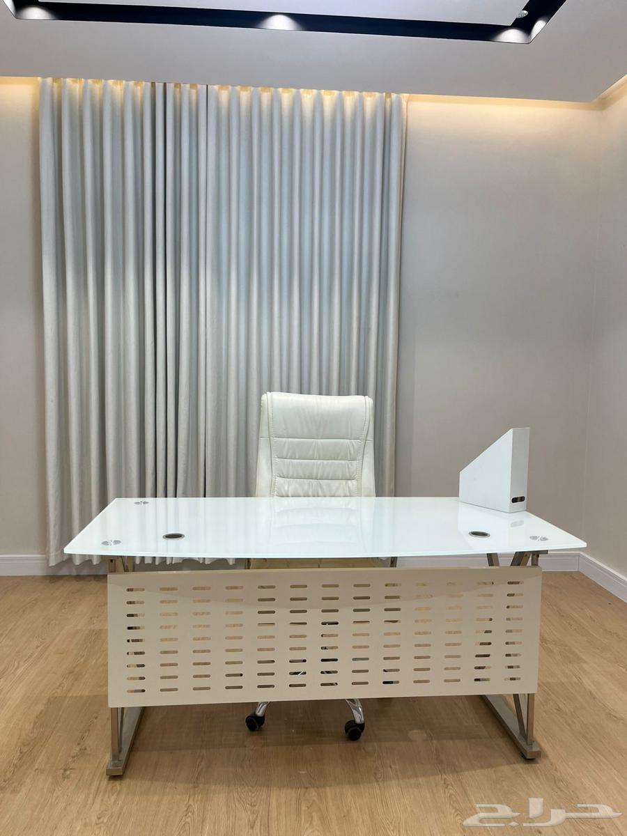 مكتب مع كرسي64588905965057110