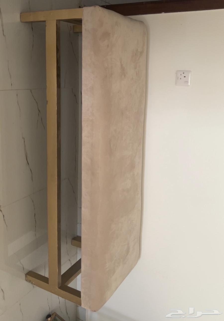 11-person sofa and very clean curtain with light use64591490288386112