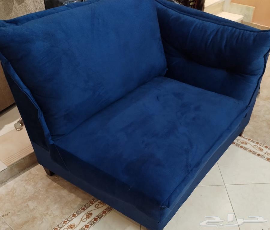 Sofa and custom table64594442637314110