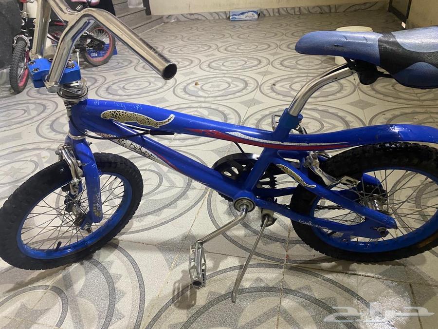 سيكل مستخدم له شهر نظيف مع دعامات سعره 250 وارعيكم بالسعر64594430435841112