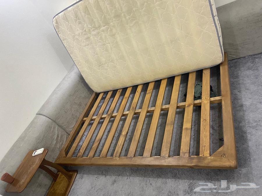 سرير خشب ودولاب خارجي64595022482946110