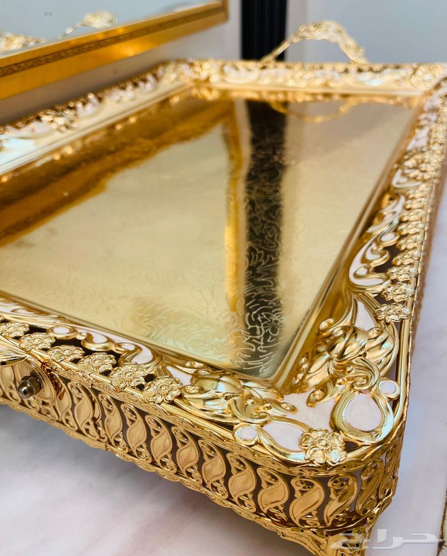 تبسي تقديم كبير بقاعدة ذهبي64591634801410110