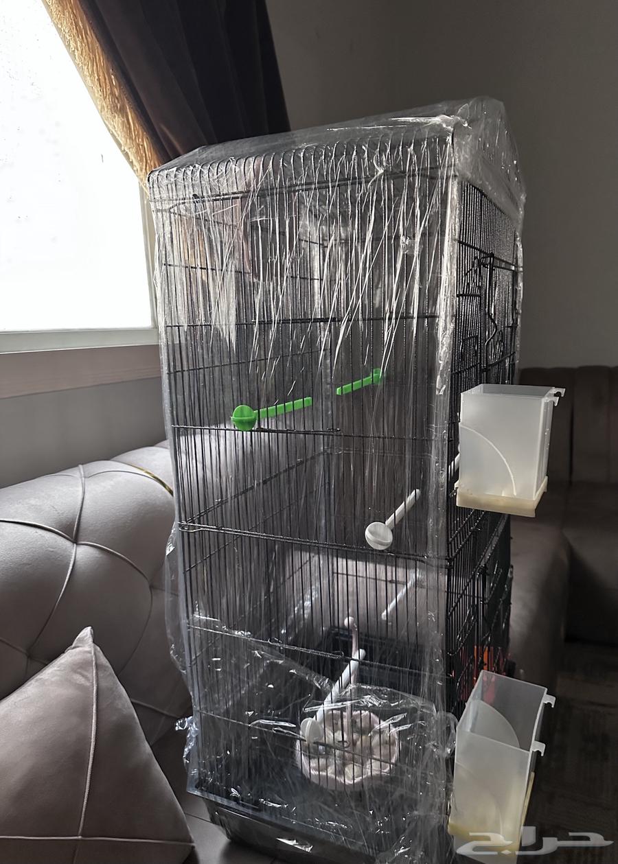 Presenting a large bird cage, lightly used, clean and new, now for sale64575098627329113