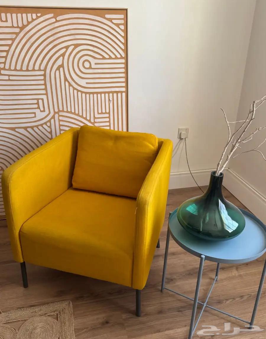 كرسي شبه جديد للبيع64592612681603110