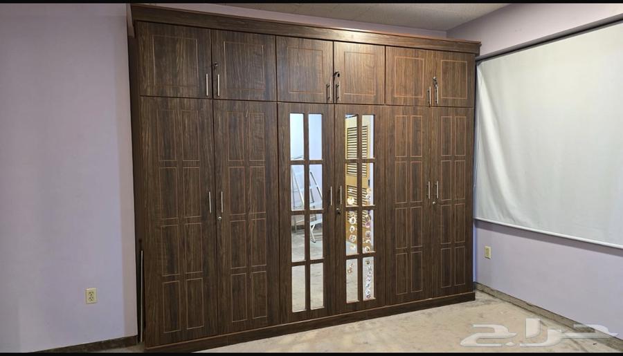 للبيع دولاب و كنب بطاولاته و ستارته في حاله نظيفه64596303500417112