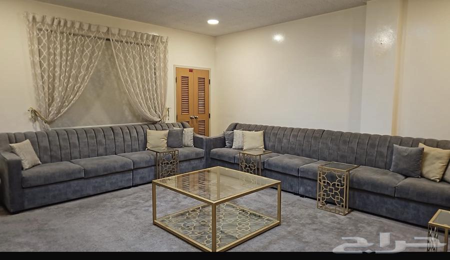 للبيع دولاب و كنب بطاولاته و ستارته في حاله نظيفه64596303500417110