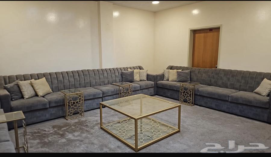 للبيع دولاب و كنب بطاولاته و ستارته في حاله نظيفه64596303500417111