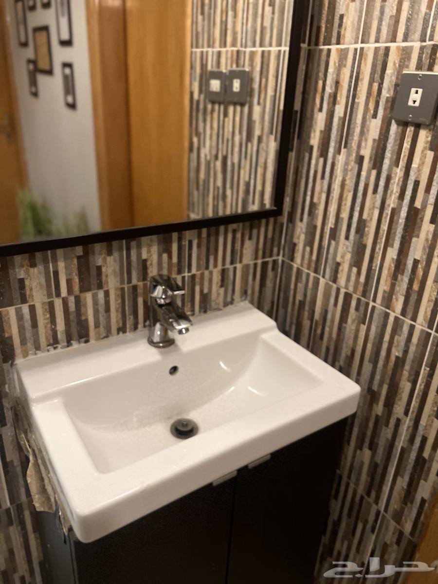 مغسلة مع مرايا مع اضاءه شامله64595329337603110
