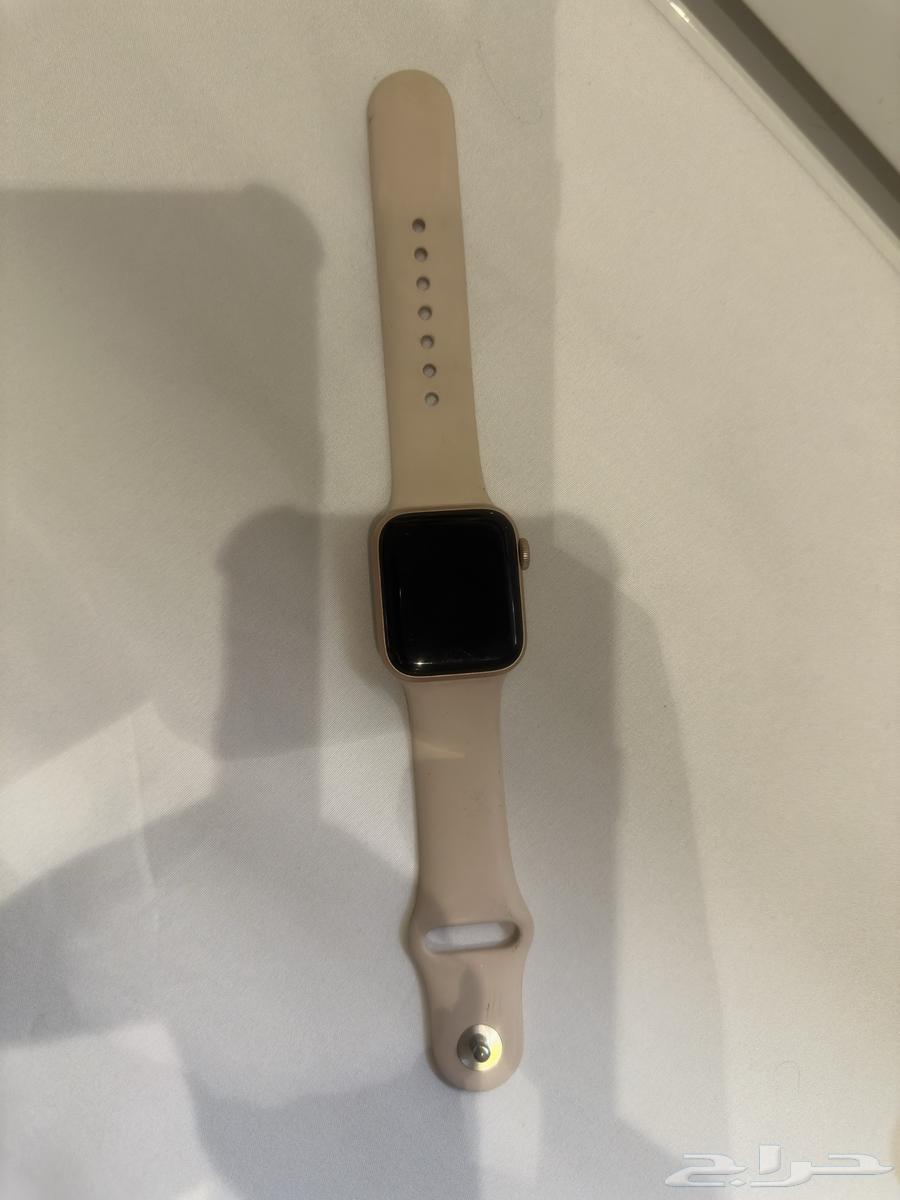 ساعة ابل وردي Series 564593472603523113